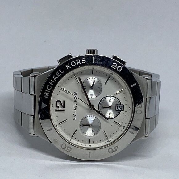 Michael Kors Wyatt MK5932 Women's Silver Stainless Steel Analog Dial Watch VK15 - Picture 7 of 12